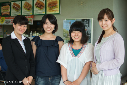 期間中、4人が交代でキャンペーンを実施する。
(左から永松さん、松井さん、田村さん、村田さん)
