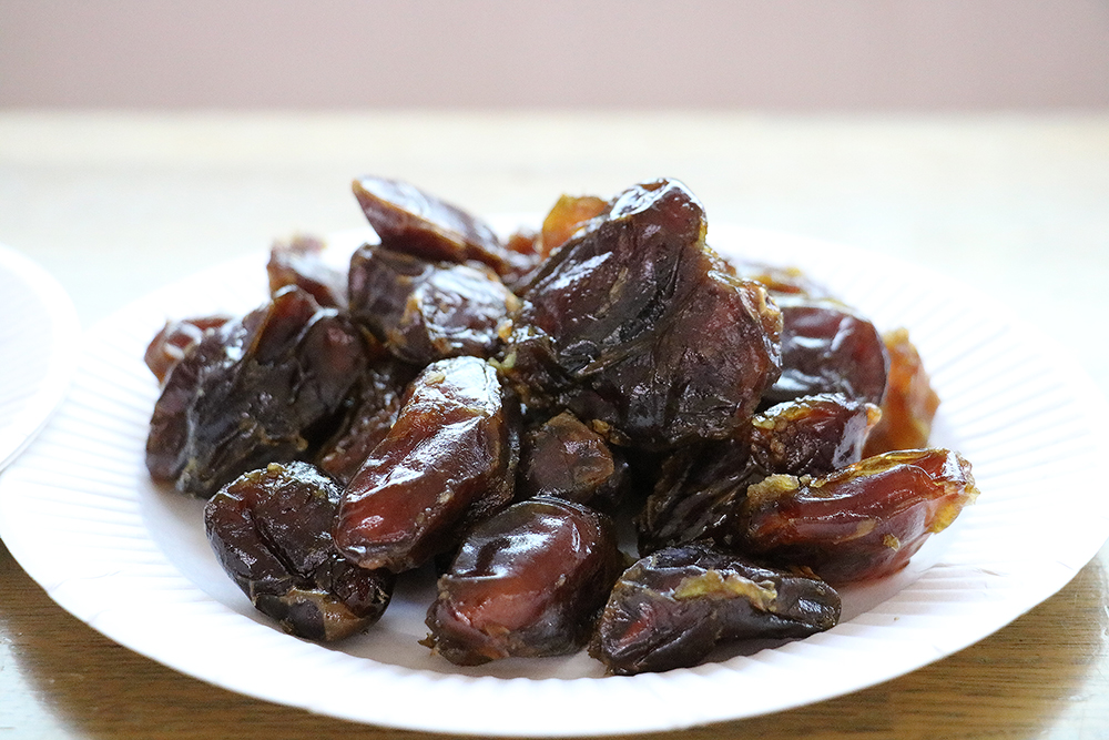 Date palms (Arabic: تمر , tamr), the typical sweets during Ramadan